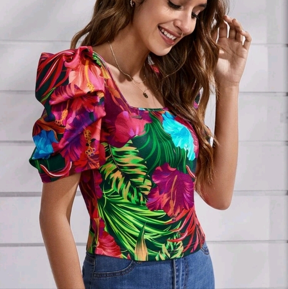 Tropical Print Puff Sleeve Top - Picture 2 of 4